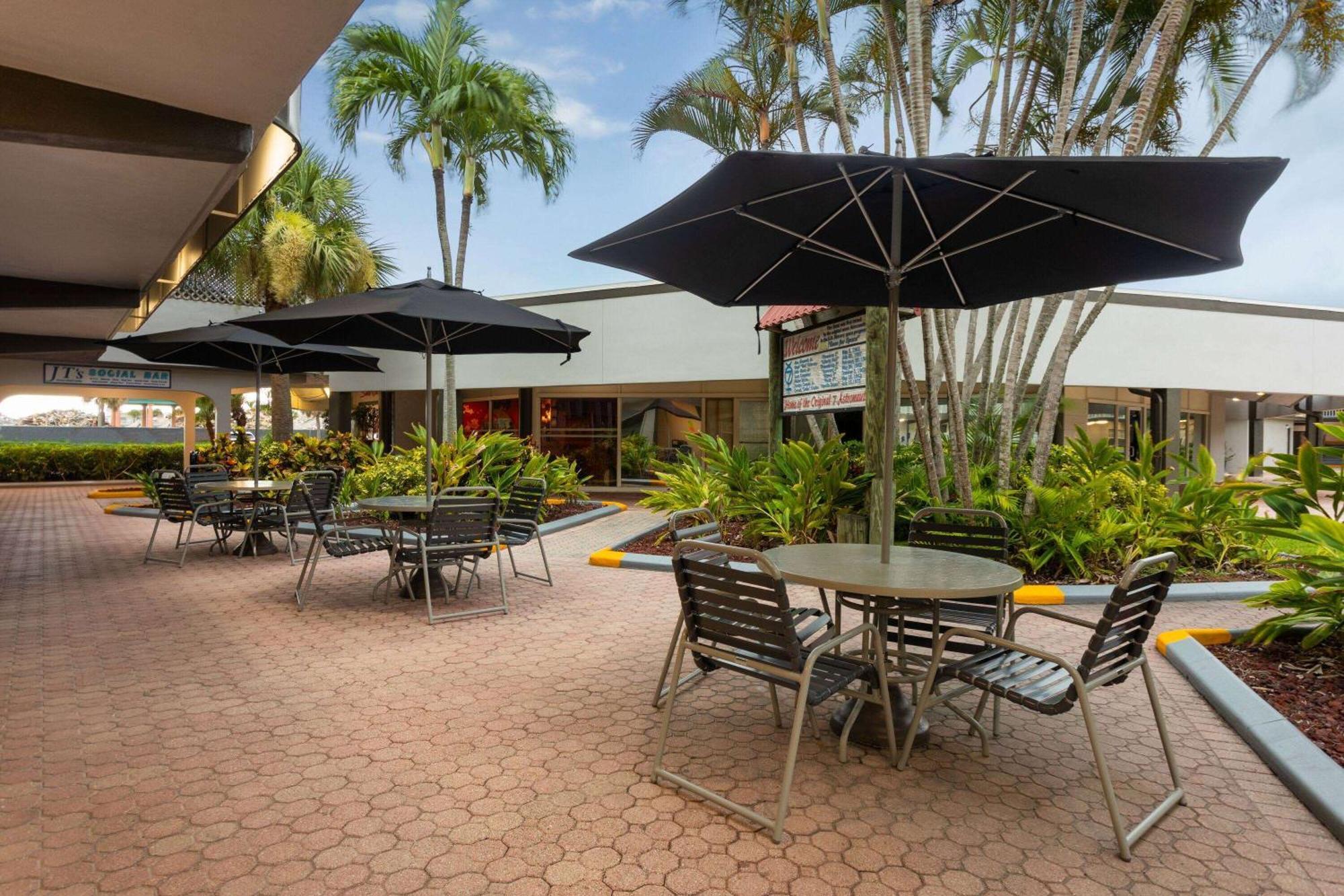 La Quinta Inn By Wyndham Cocoa Beach-Port Canaveral Екстер'єр фото