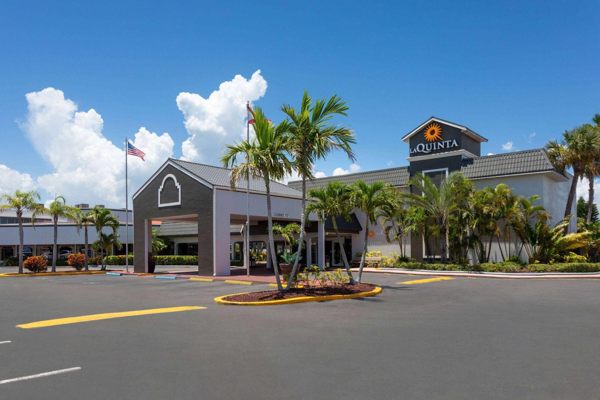 La Quinta Inn By Wyndham Cocoa Beach-Port Canaveral Екстер'єр фото
