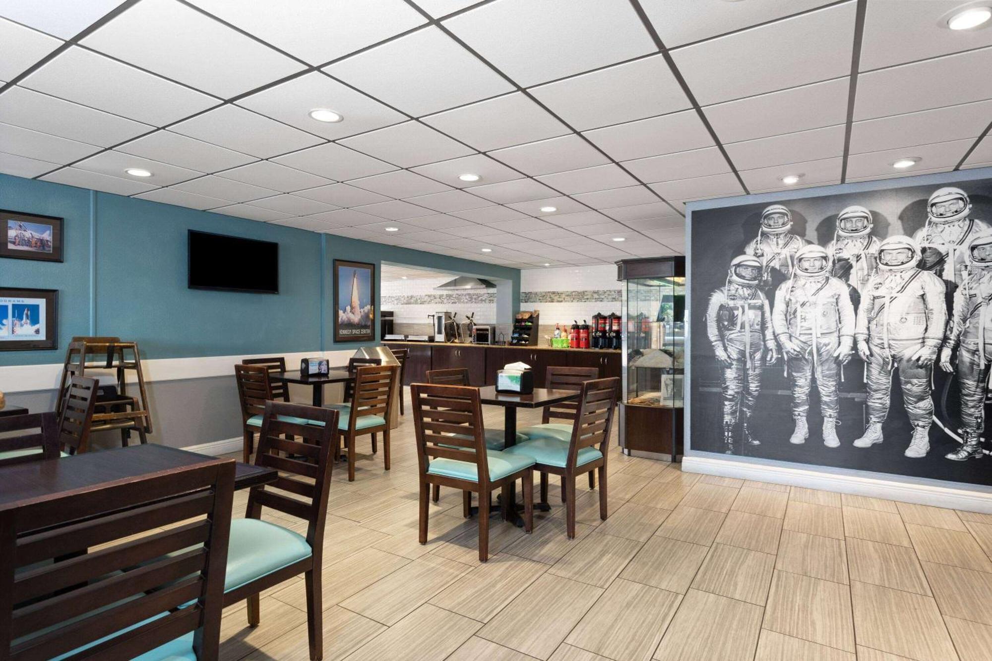 La Quinta Inn By Wyndham Cocoa Beach-Port Canaveral Екстер'єр фото